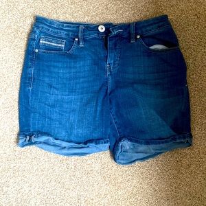Jag jeans “boyfriend shorts”